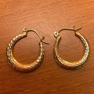 14k solid gold textured hoop earrings ~*vintage*~